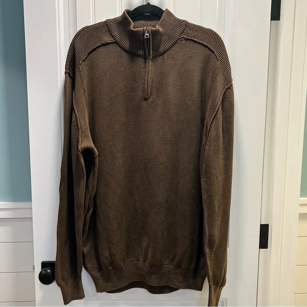 Cabela’s Dark Brown Long Sleeved 1/4 Zip Sweater.‎ Size 2XL.